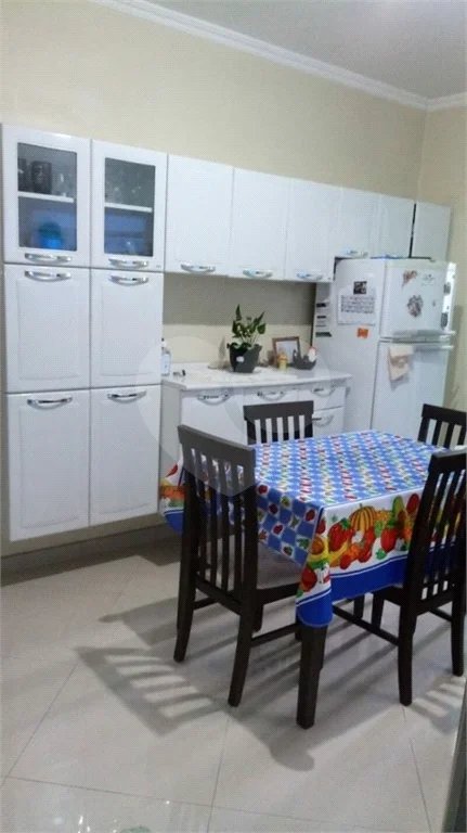 Sobrado com 212m² , 3 dormitórios , 2 vagas , à venda em Santo André.