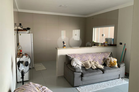 Casa térrea com piscina para venda no Residencial Arcoville