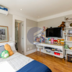 Duplex à venda com 3 quartos, sendo 3 suítes, em Vila Suzana 287m²