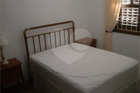 Casa Térrea com 3 quartos sendo 1 suíte. 1.400m² A/T. Jardim Floresta, Atibaia, SP