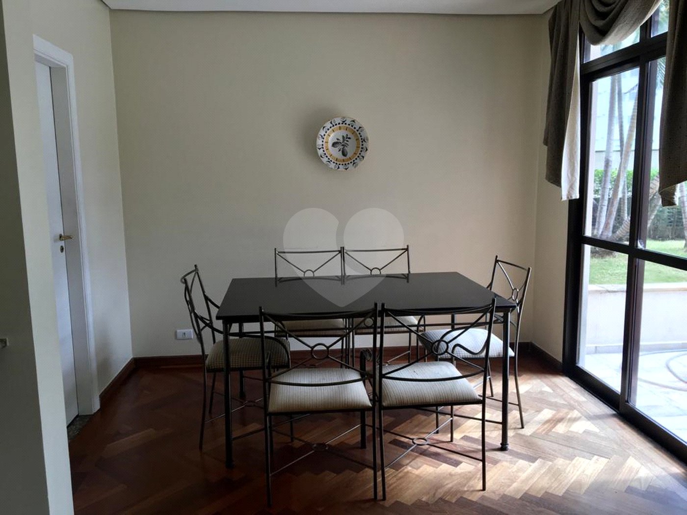 Apartamento com 3 Dormitórios sendo 1 Suíte 2 Vagas à Venda 99 m² por R$ 650.000