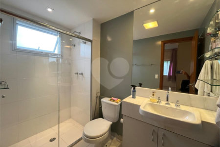 Apartamento á venda com 200m² - Bosque da Saúde