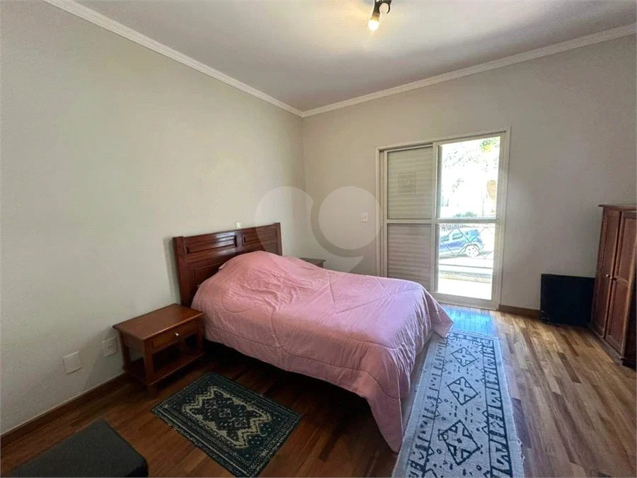 Casa à venda com 3 suítes no condomínio Recanto dos Paturis, Vinhedo - SP