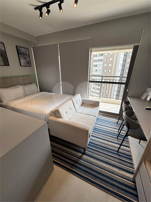 Studio mobiliado em andar alto com lazer completo em Indianópolis