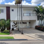 Lindo sobrado com 4 suites e piscina à venda, 365m², por R$ 2.450.000,00 no condomínio Villa Suiça, em Indaiatuba/SP.