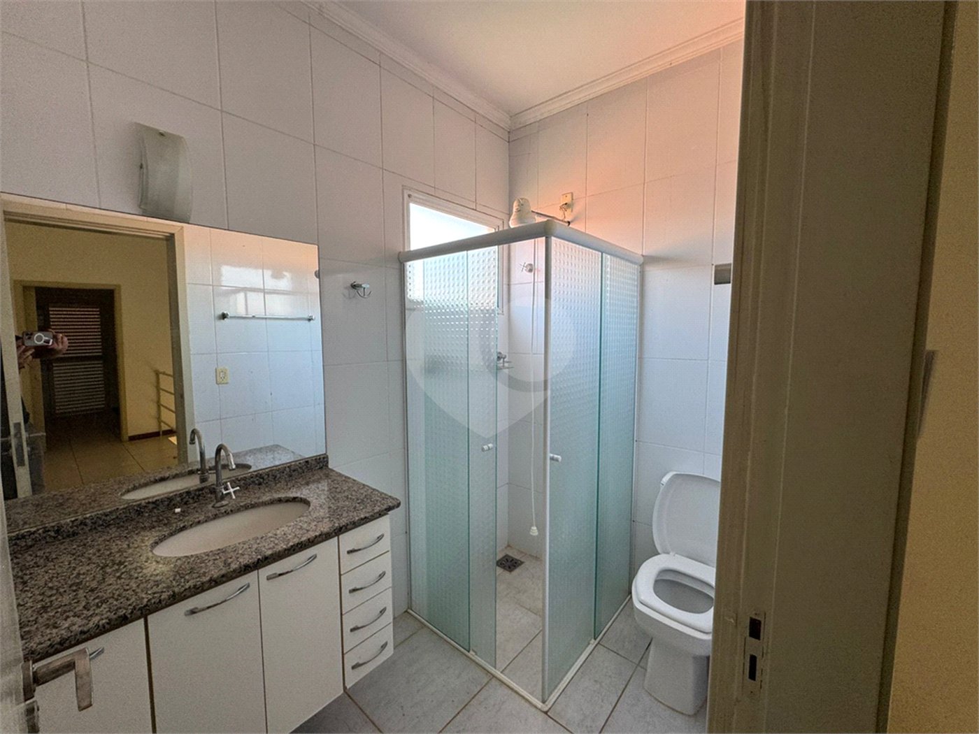 Casa á venda, com 3 dormitórios, no bairro Planalto paraíso em São Carlos.