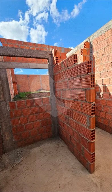 Casa à venda com 3 quartos, sendo 2 suítes, em Jardim Nova Ponta Porã, Ponta Porã - MS