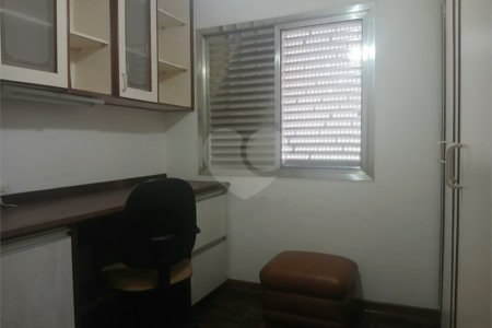 Apartamento a venda com porteira fechada no Belem com 95m com 03 dormitórios espaçoso sendo um suíte, 2 vagas. Aceita Permuta.