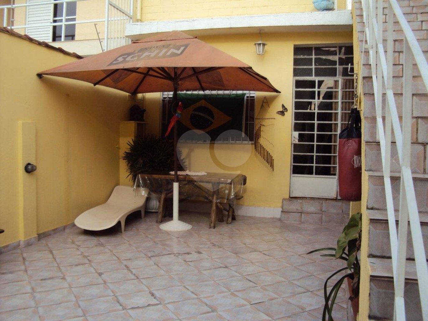 Sobrado a venda com 160 m², 4 quartos e 2 vagas