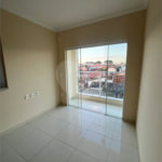 Apartamento no Condomínio Residencial Clarice.
