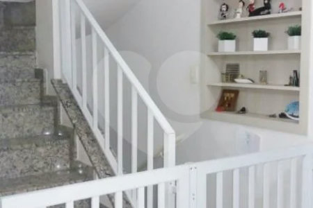 Lindo Sobrado em Condomínio