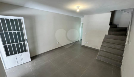 Sobrado à venda com 2 quartos, sendo 1 suíte,  em Vila Brasílio Machado, São Paulo, SP