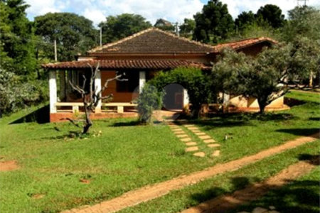 Spa Rural Chácara das Rosas à venda, a apenas 3 km do centro.
