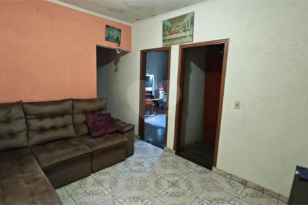 Oportunidade Única no Santa Felícia: Casa 3 dormitórios, Conforto, Espaço de Sobra e a Melhor Localização de São Carlos!