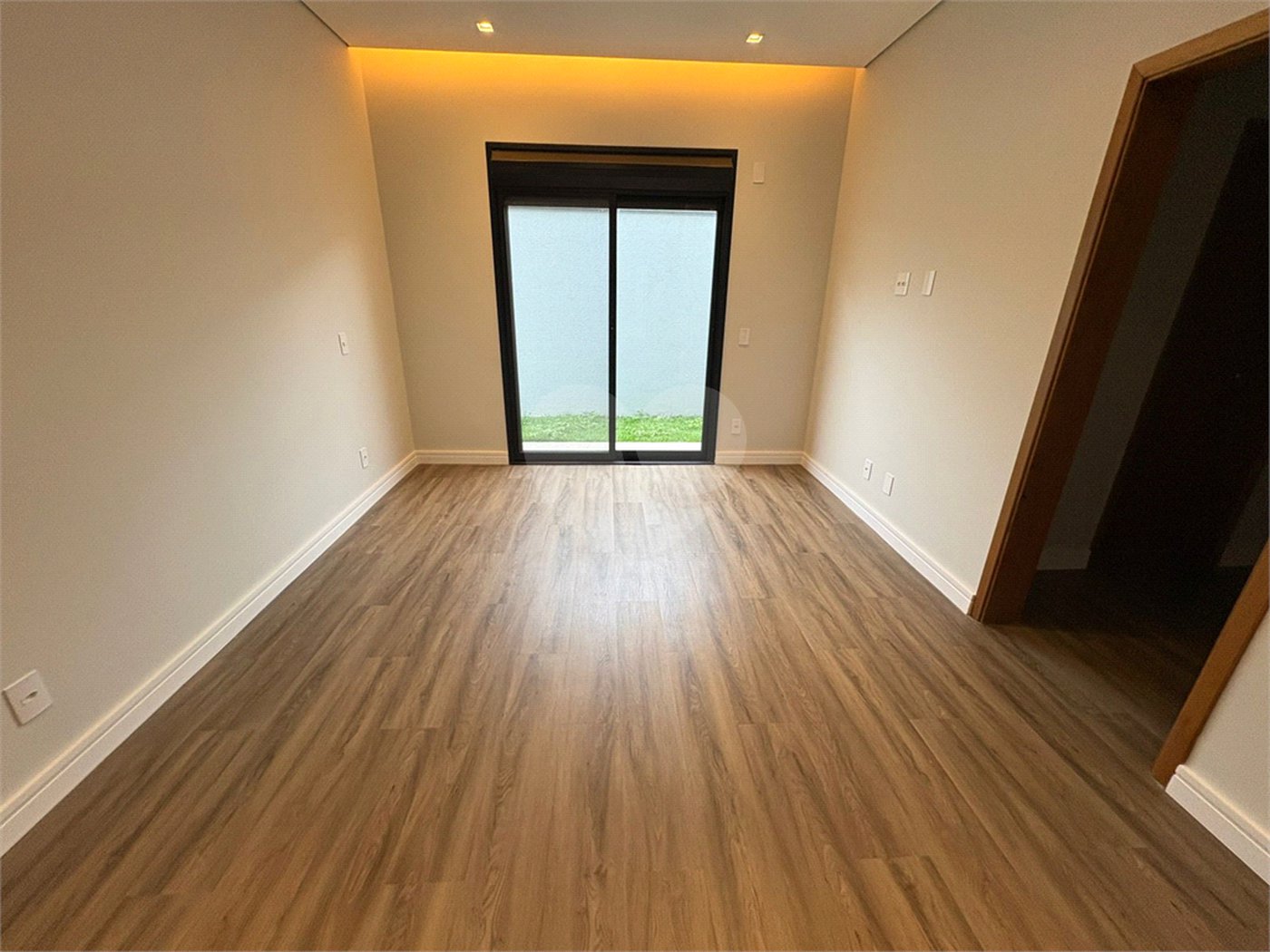 Casa á venda no condomínio Damha IV