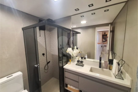 Apartamento totalmente mobiliado com 2 dormitórios, 1 vaga