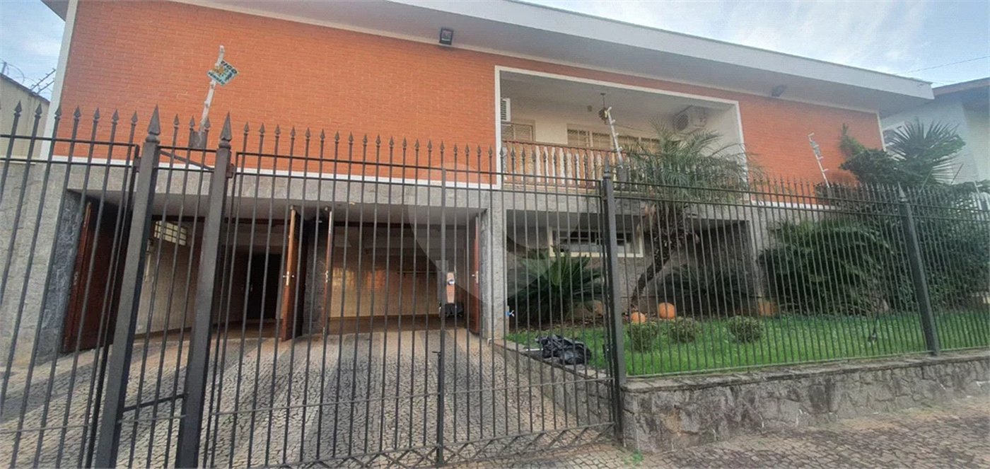 Casa Residencial ou Comercial para alugar em Piracicaba - SP.
