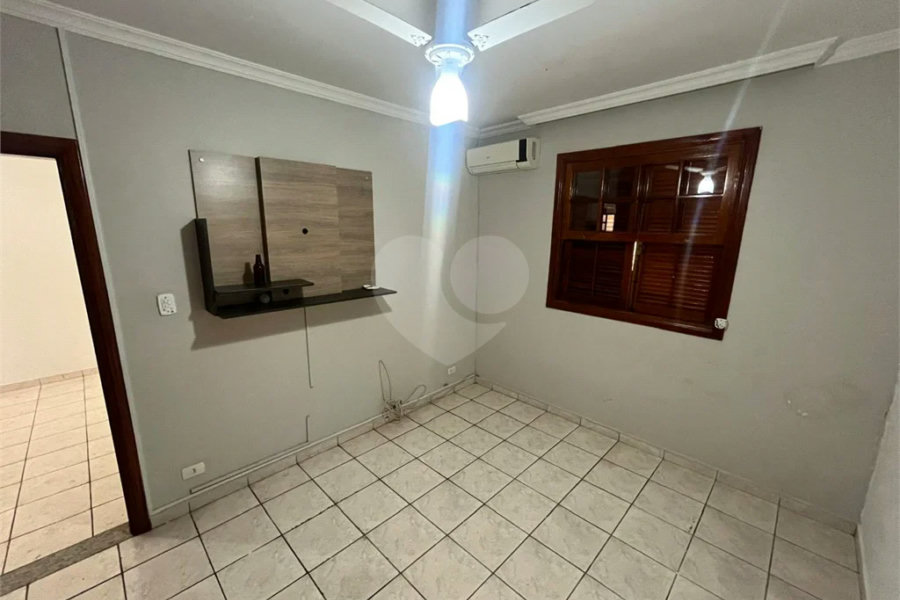 Casa Assobradada à Venda – Conforto, Excelente Acabamento e Localização Central