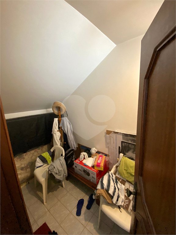 Casa Térrea com 3 suítes, sendo 1 suíte master.