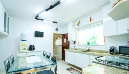 Casa à venda com 3 quartos, sendo 1 suíte, em Jardim Alvorada, Santo André, SP