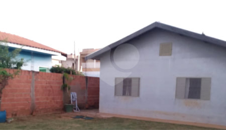 Casa à venda com 2 quartos em Jardim Embaré, São Carlos, SP