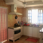 Casa térrea no Condomínio Parque dos Ipês.