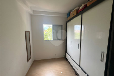Apartamento de 49m2 á venda, no Parque das Oliveiras, em São Carlos.