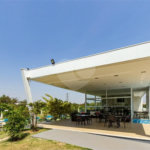 casa térrea, recém construida, 3 dormitórios sendo 1 suíte, 2 vagas de garagem, piscina e espaço gourmet