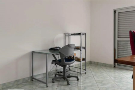 Sobrado no Jabaquara com 280m², 3 dormitórios, quintal amplo, varanda e 3 vagas de garagem.