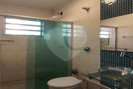 Casa Sobrado à venda de 4 dormitórios sendo 1 suíte e 2 vagas na Saúde