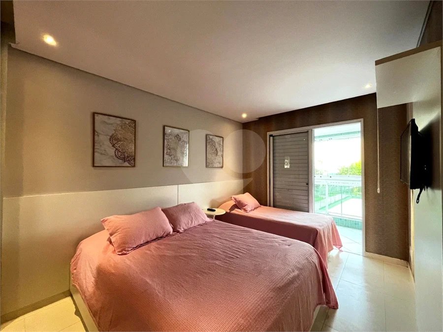 Apartamento à venda com 3 quartos, sendo 1 suíte, em Riviera de São Lourenço, Bertioga, SP