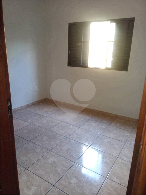 Casa térrea com salão comercial para venda no Maria Stella Fagá.