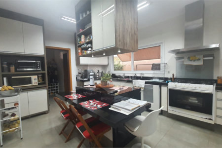 Casa no condomínio Damha II á venda!