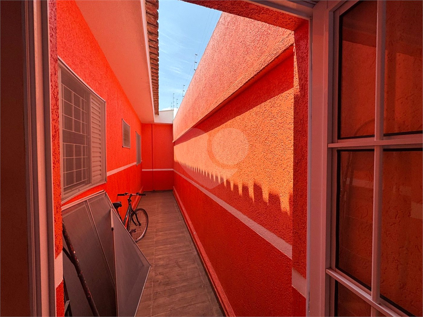 Casa com 03 Dormitórios á venda, em Jardim Alvorada, São Carlos.