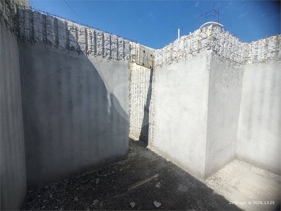 Terreno 810 metros à venda em Atibaia com projeto aprovado exclusivo de alto padrão com construção inacabada