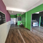 Sobrado 3 quartos e área comercial em baixo.