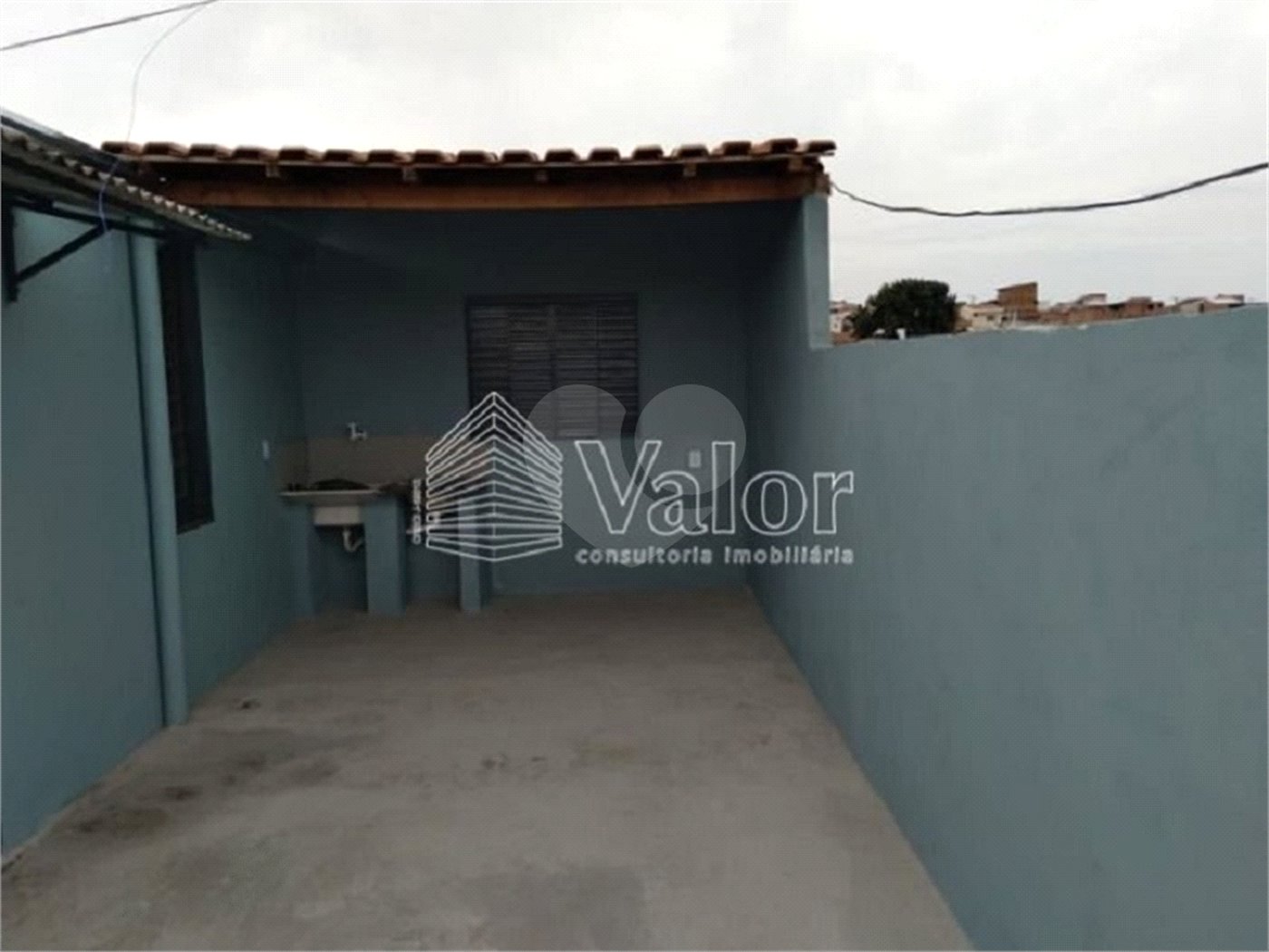 Ótimo salão comercial com uma casa no andar superior