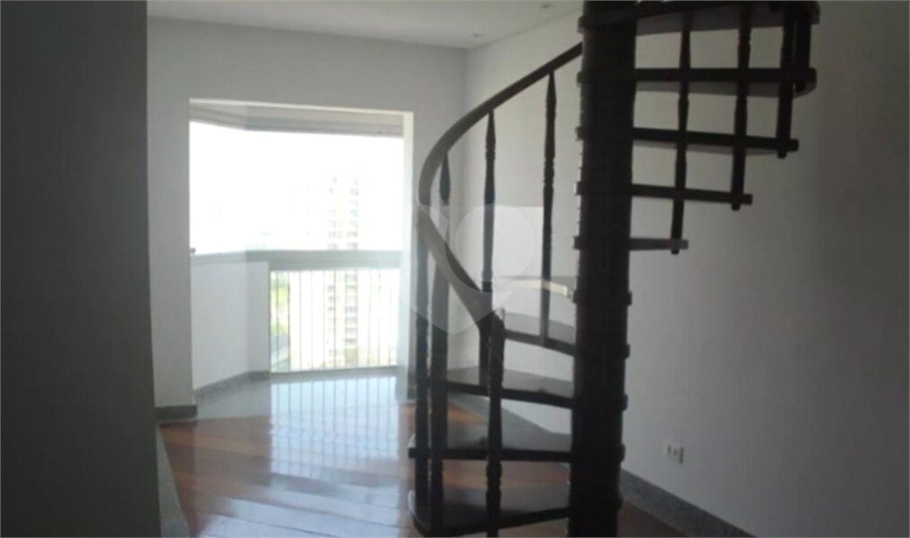 Cobertura com 130m², 3 quartos, sendo 2 suítes, 2 garagens, à venda no Jardim Marajoara