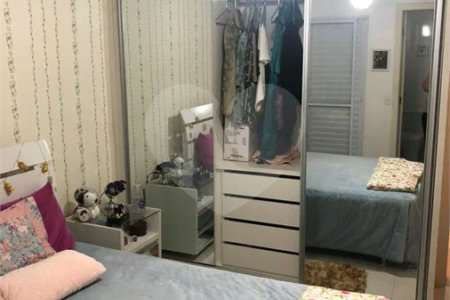 Apartamento em Bragança Paulista com 1 suíte, cozinha americana, varanda, 1 vaga garagem, área lazer com piscina e salão de festas