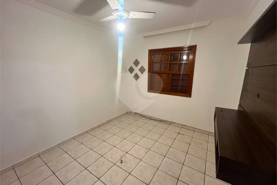 Casa Assobradada à Venda – Conforto, Excelente Acabamento e Localização Central
