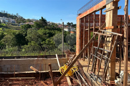 Casa à venda no Condominio Vivenda das Cerejeiras em Valinhos