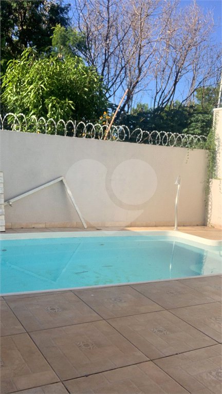 Excelente casa toda reformada e com otimo acabamento com churrasqueira e piscina