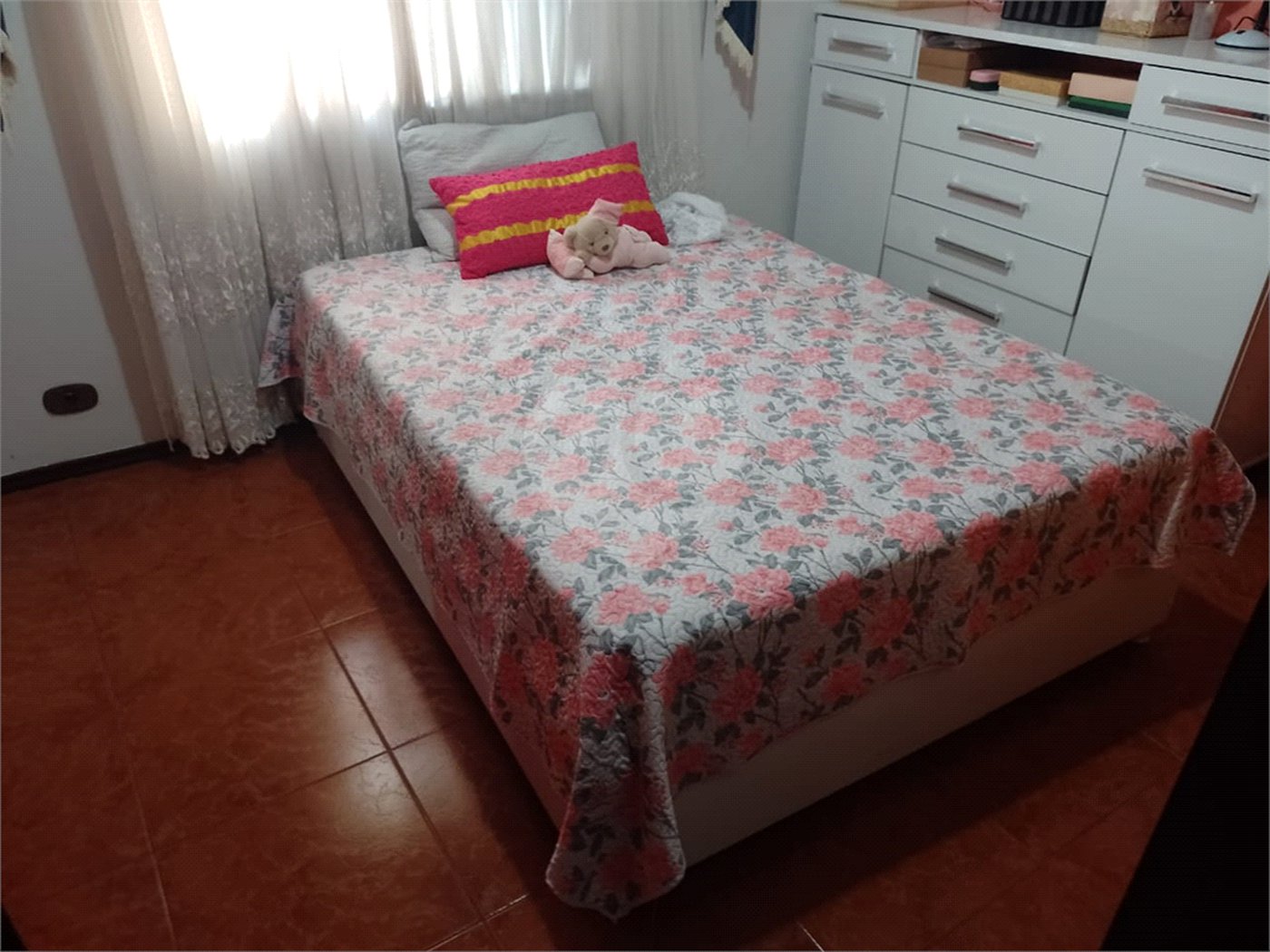 Casa Térrea Assobradada com Varanda Gigante no Jardim Líbano