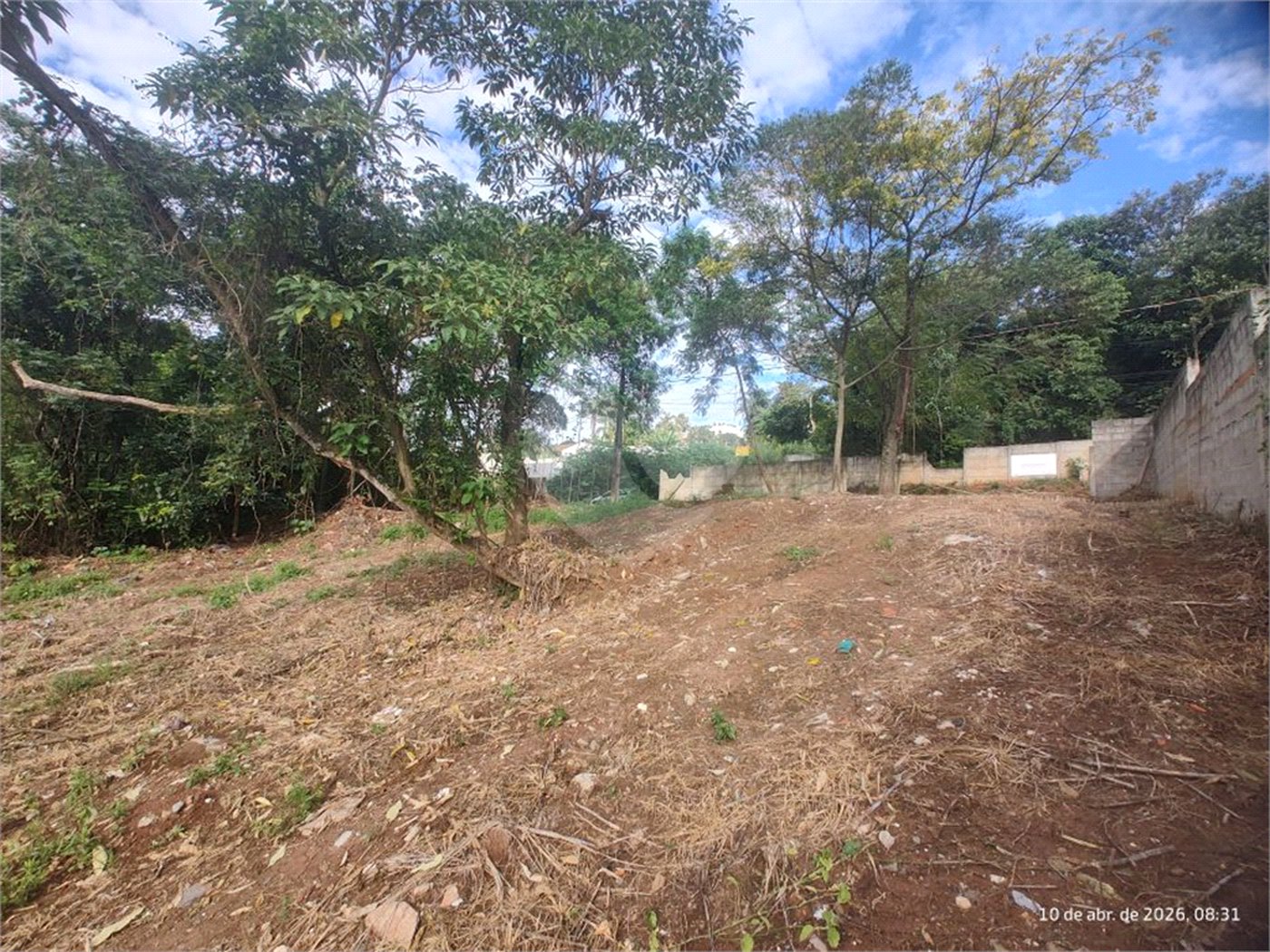 Terreno em Atibaia com 1.196 metros, ótimo para chácara, excelente localização, avalia permuta com casa maior valor