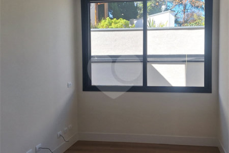 Casa a venda com 04 suítes área gourmet e 6 vagas para autos em condominio fechado Atibaia