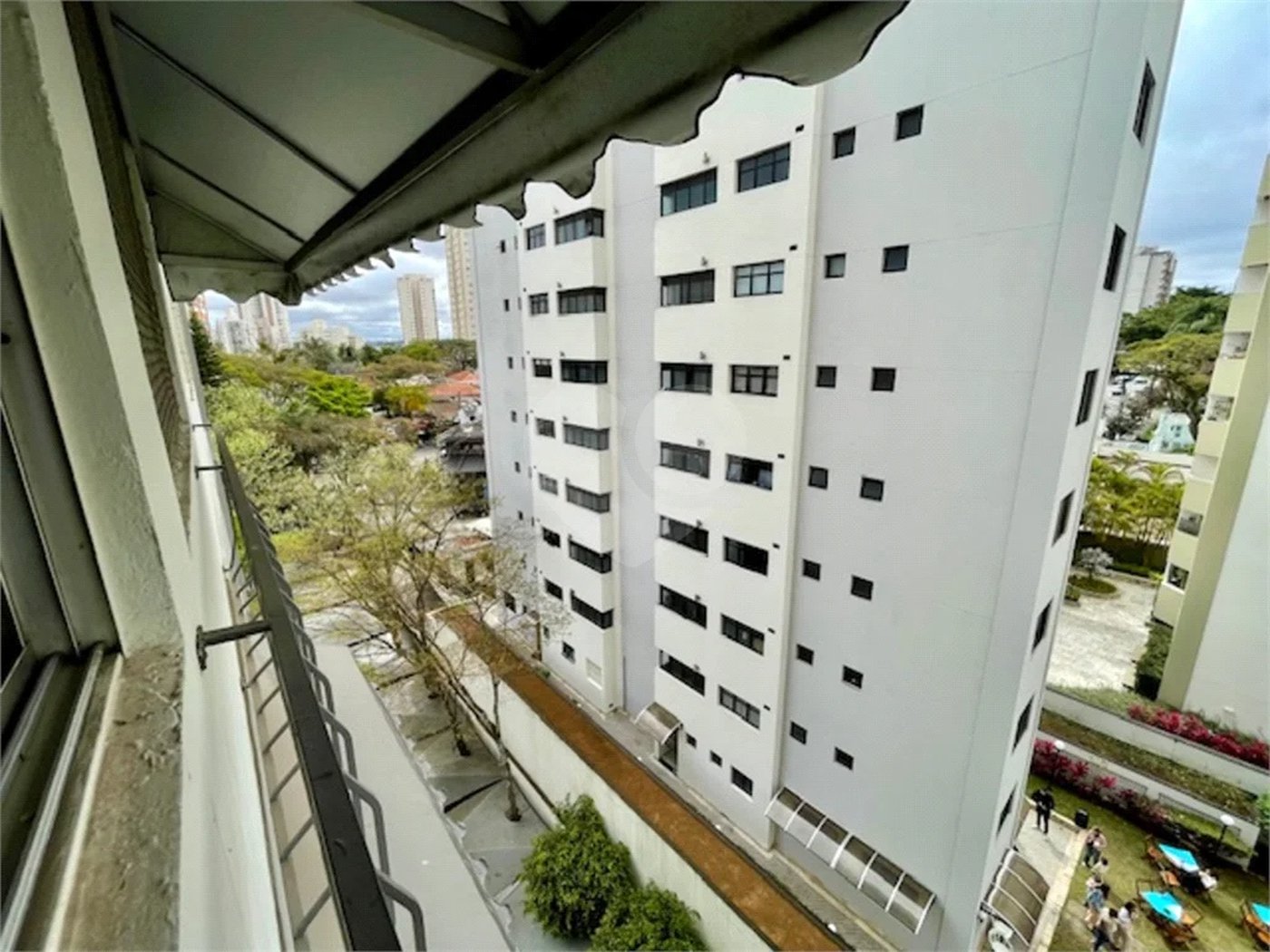 Apartamento com 3 dormitórios e 1 vaga fixa, em região tranquila perto da Av. Washingtonís e de diversos serviços. Ideal para quem quer morar bem e com comodidade.