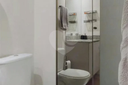 Apartamento no Ipiranga de 68m2 com 2 dorms, 1 suíte, 2 banheiros, 1 vaga. Estuda permuta.