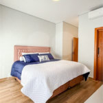 Indaiatuba - HOME DESIGN - Casa Térrea - Condomínio Paradiso - 420 m² de terreno - 307,19 m² de área construída - 3 suítes completas, sendo 1 master com closet planejado e banheira de imersão - Sala de TV reversível para 4ª suíte - Sala de estar ampla e varanda gourmet integrada - Cozinha com móve