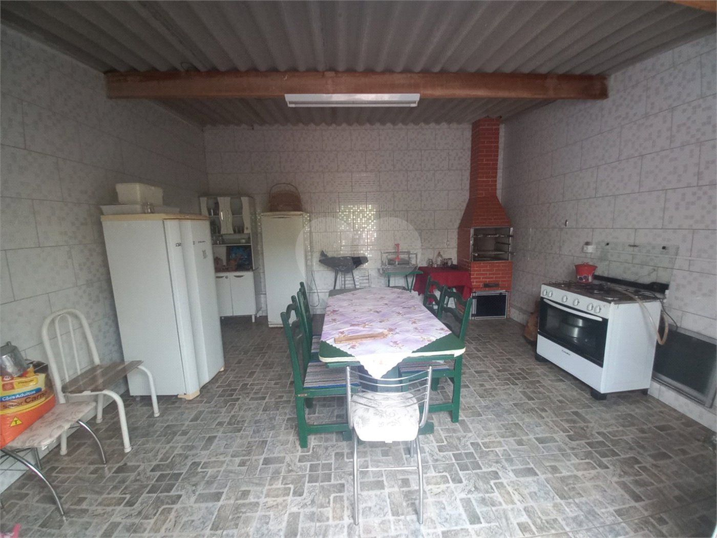 Sobrado para venda.