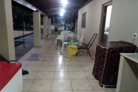 Chácara Balneário do 29 com piscina.